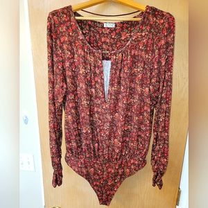 Printed, floral dark red bodysuit